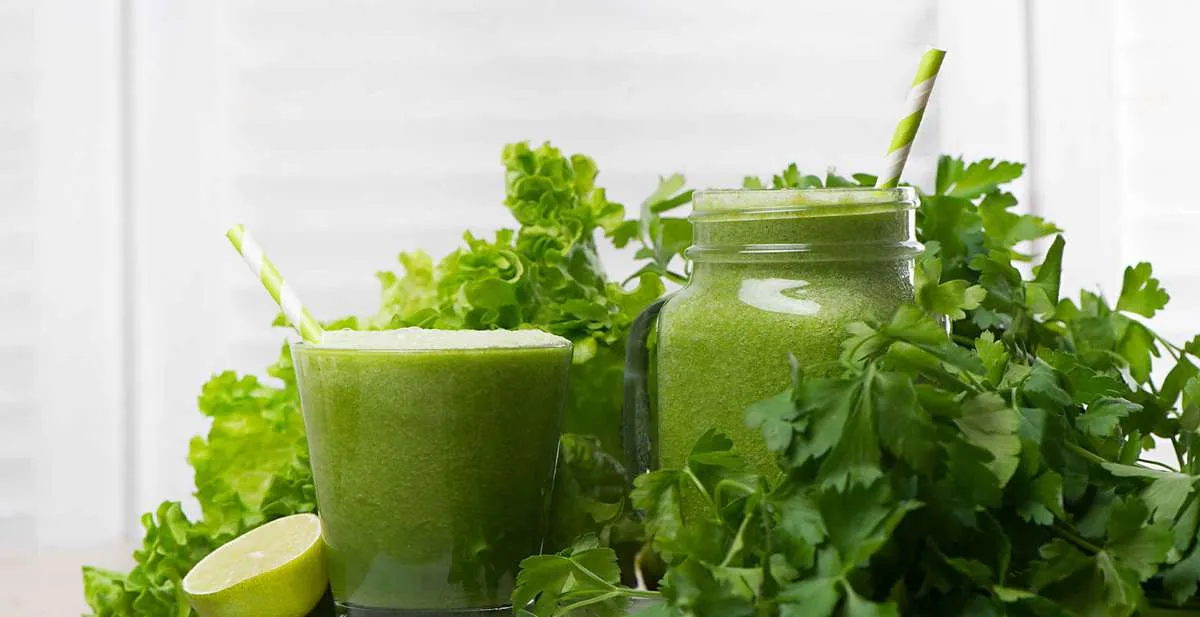 Using markdown formatting, Buat artikel blog 900 kalimat yang diperluas dari judul: Apakah facial boleh untuk kulit sensitif? Gunakan pembuka dengan gaya hook, pembahasan mengenai artikel yang akan dibahas 3 paragraf, isi artikel, lengkap dengan penggunaan Heading 2, di akhir buat kesimpulan sebanyak 2 paragraf, lalu meta deskripsi sebanyak 20 kata. buat artikel tanpa merekomendasikan produk.