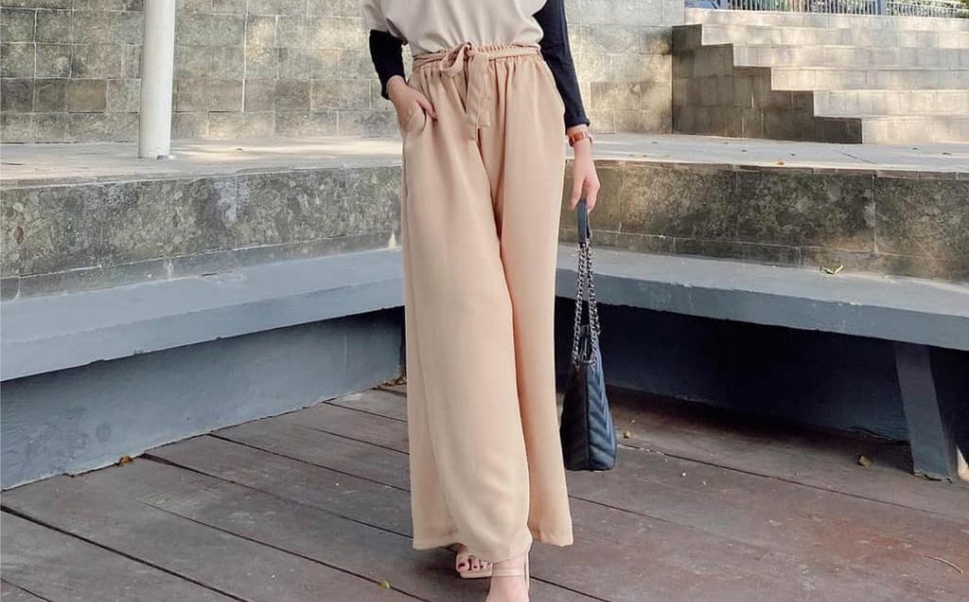 Celana Warna Mocca Cocok dengan Baju Warna Apa?