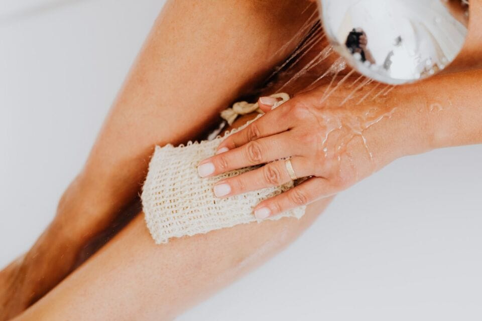Body Scrub Dipakai Sebelum atau Sesudah Mandi