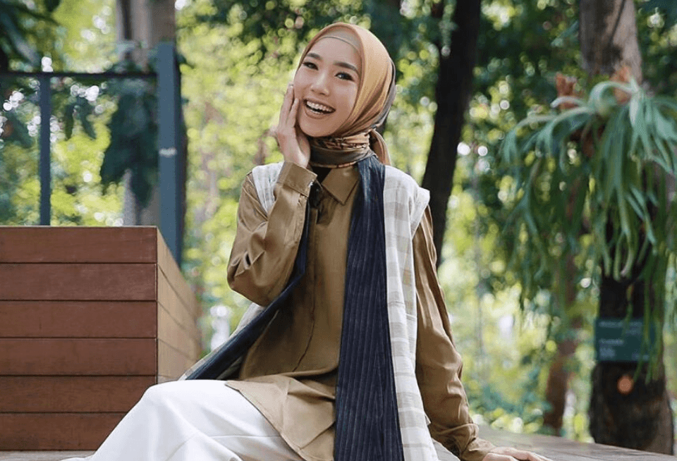 Baju Warna Olive Cocok dengan Jilbab Warna Apa