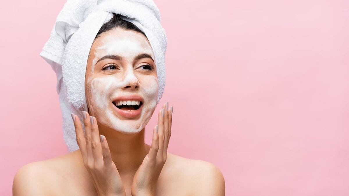 Cuci Muka Pagi Hari Jam Berapa? Waktu Terbaik untuk Memulai Hari dengan Kulit Segar