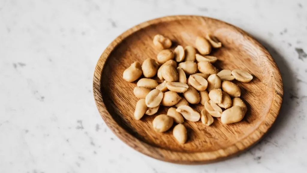 mitos atau fakta makan kacang bikin jerawatan