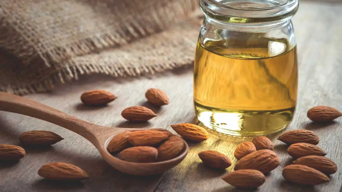 apa itu minyak almond