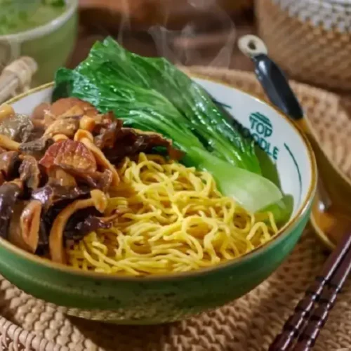 apakah mie ayam menyebabkan jerawat