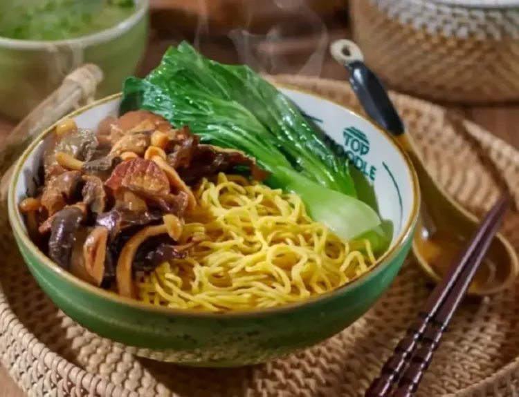 apakah mie ayam menyebabkan jerawat