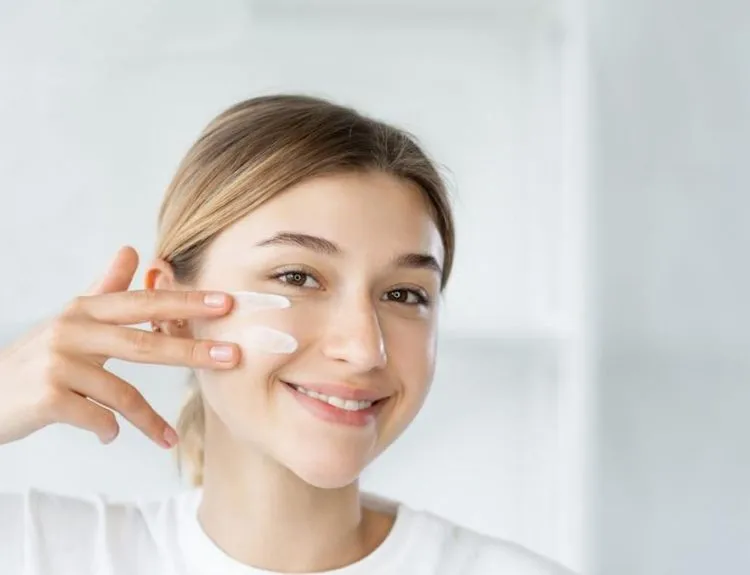 cream siang malam untuk mencerahkan wajah remaja