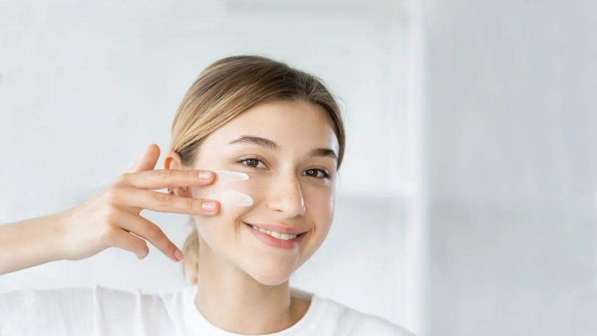 cream siang malam untuk mencerahkan wajah remaja
