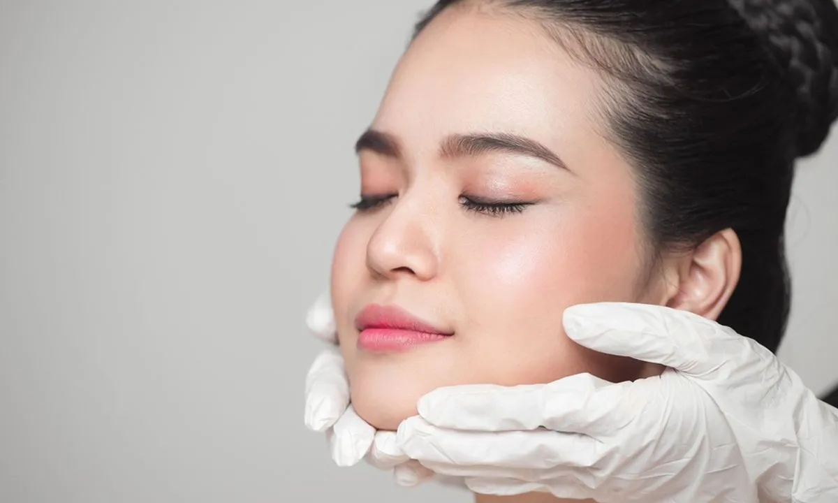 Wow, Bisa Hilang Cepat! Cara Menghilangkan Bruntusan dalam Semalam dengan Es Batu yang Bikin Kulitmu Fresh Kembali