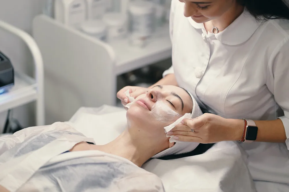 facial wajah berjerawat