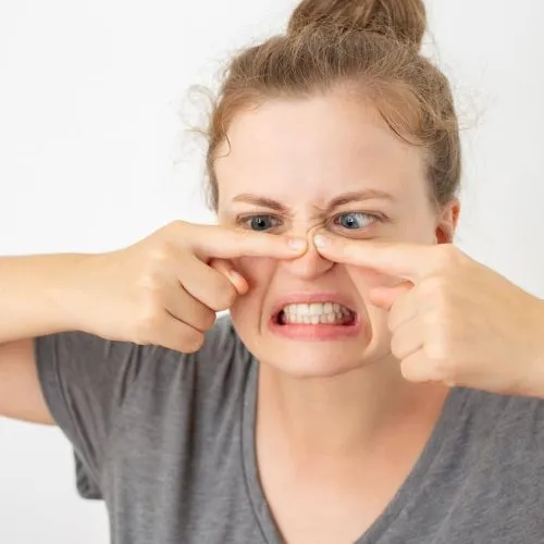 jerawat di hidung luar