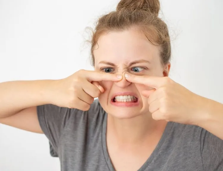 jerawat di hidung luar