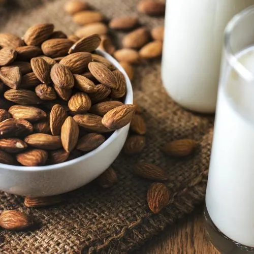 khasiat susu almond