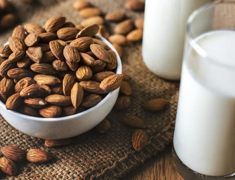 khasiat susu almond