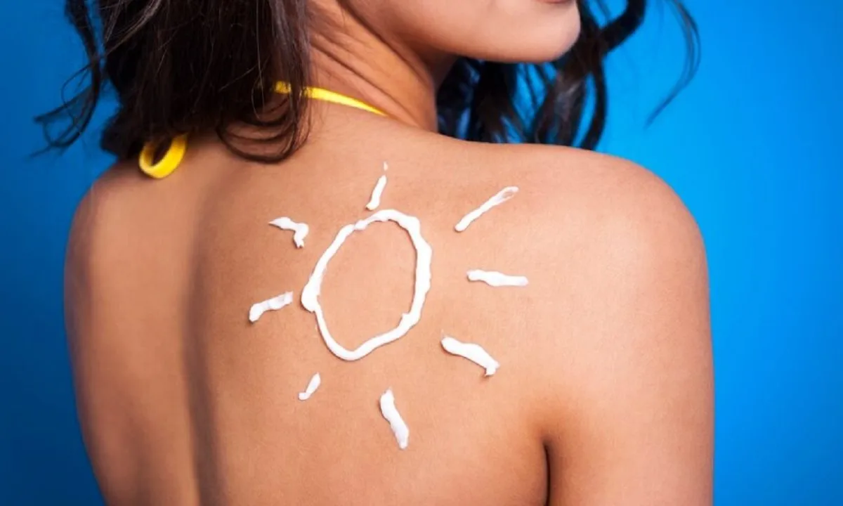 Mau Kulit Sehat dan Cerah? Ini Contoh Produk Chemical Sunscreen yang Bikin Kamu Betah Pakai Setiap Hari!