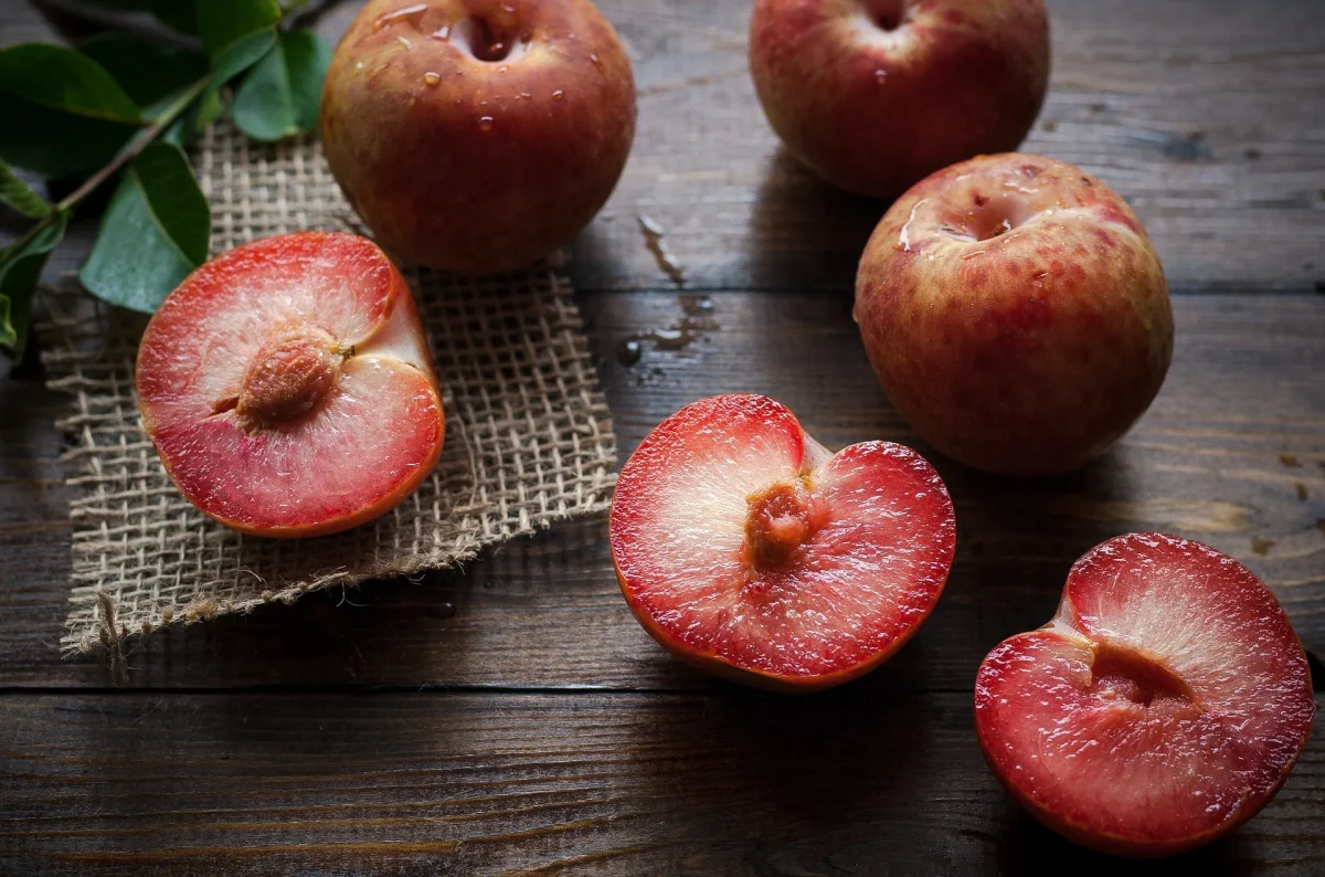 kandungan buah plum