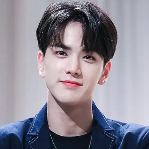 gaya rambut belah tengah