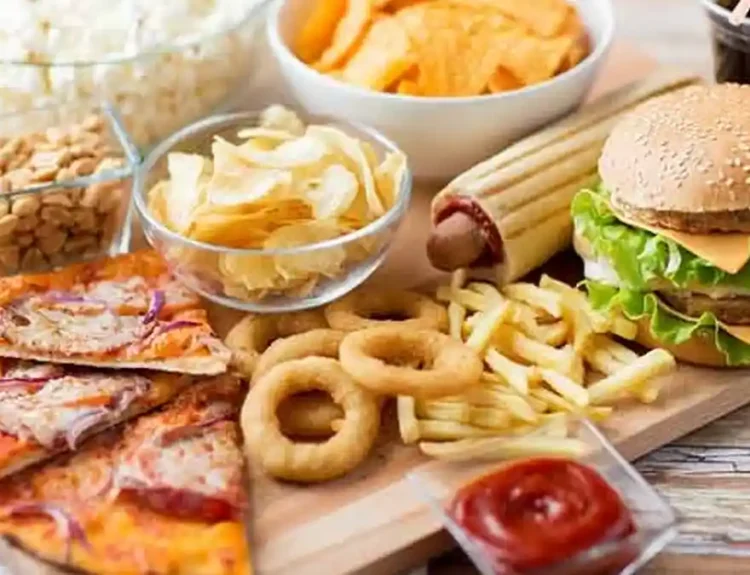 makanan penyebab jerawat