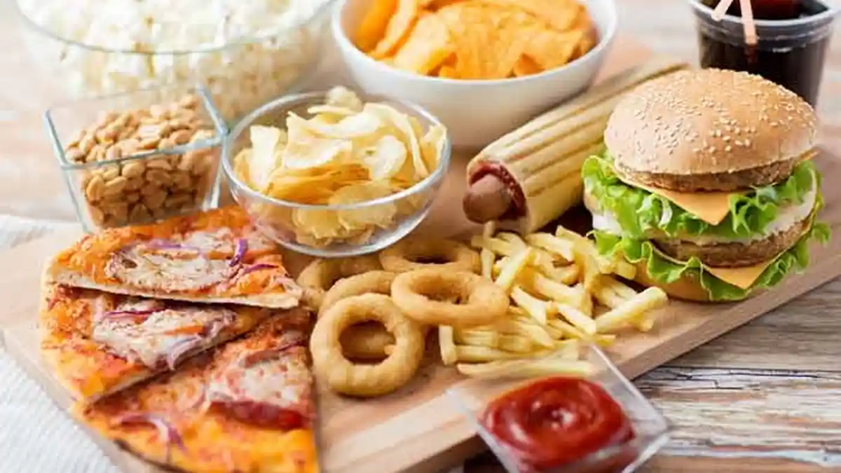 Tahukah Kamu Makanan Penyebab Jerawat yang Sering Kamu Makan Setiap Hari?