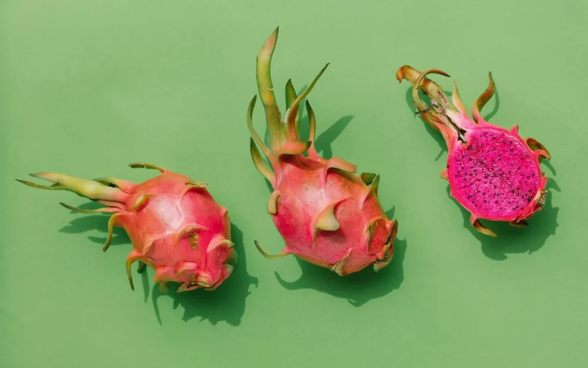 manfaat buah naga untuk wajah