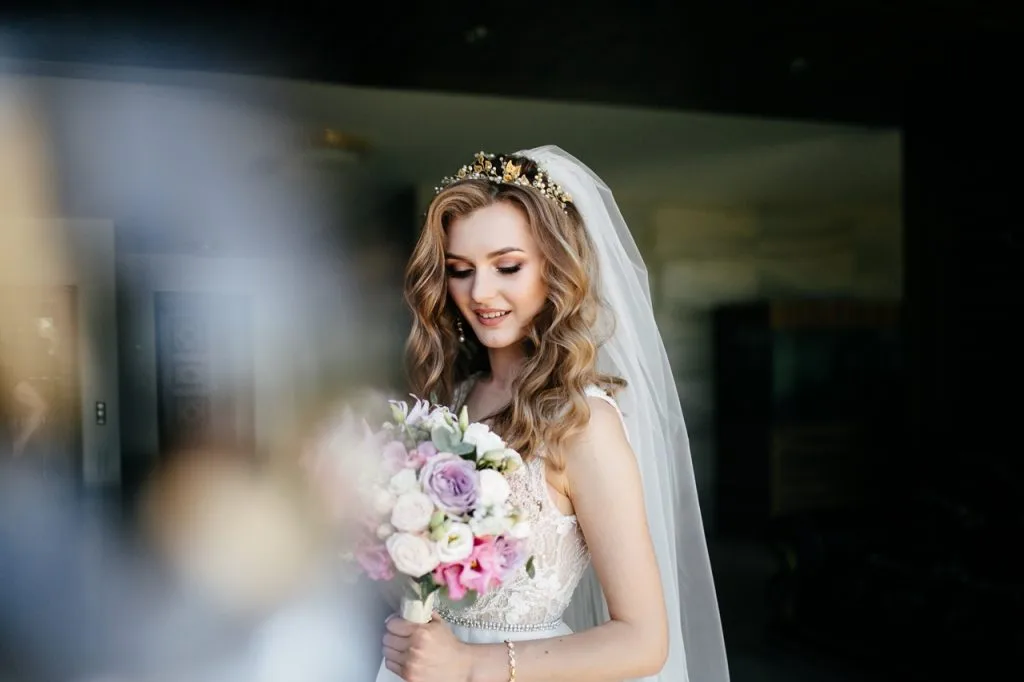 model rambut pengantin terurai