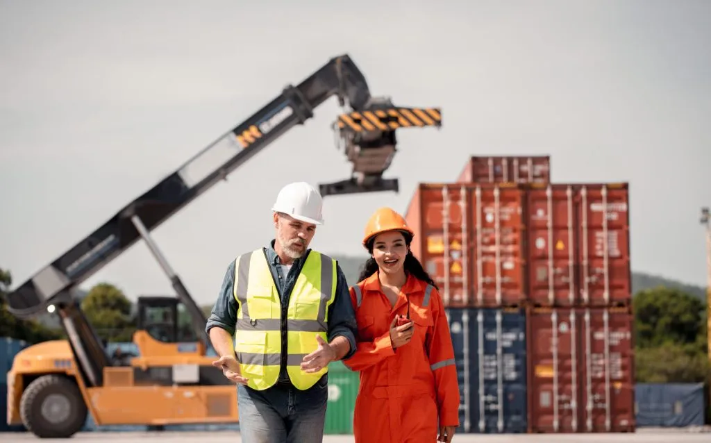 pekerjaan logistik adalah
