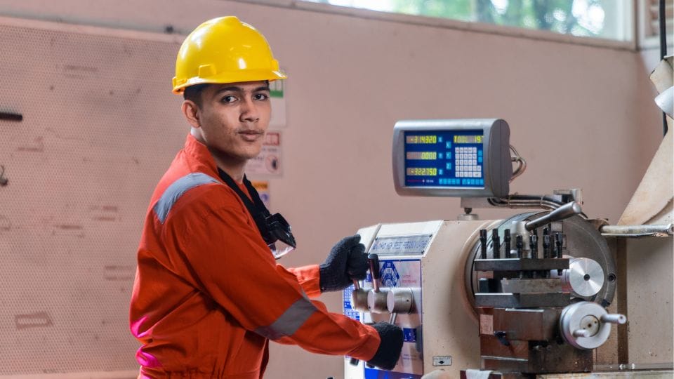 pekerjaan logistik adalah