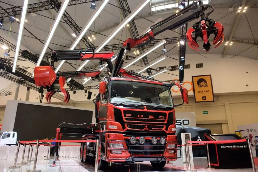 truk fuso super great