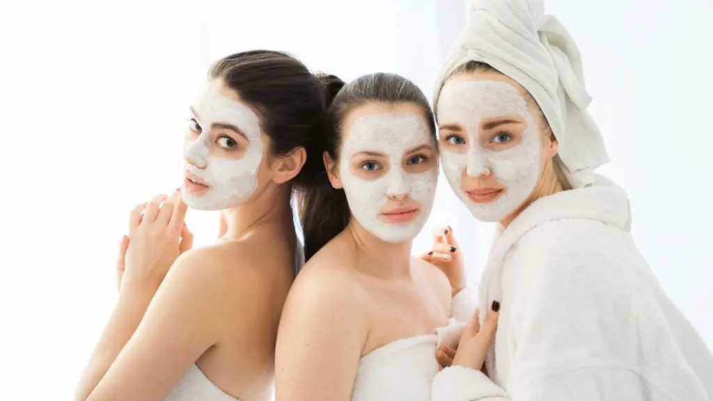 urutan memakai masker wajah