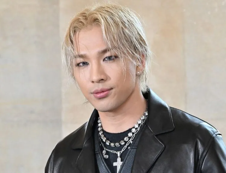 Artis di Bawah Naungan The Black Label