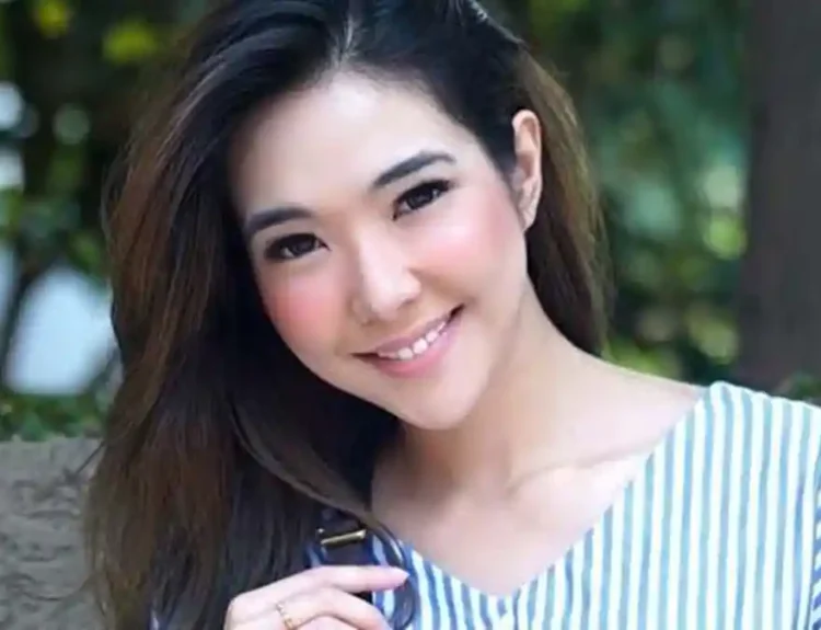 artis video syur