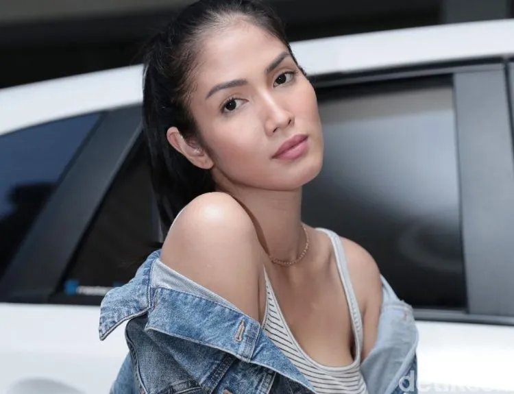 aulia sarah hot