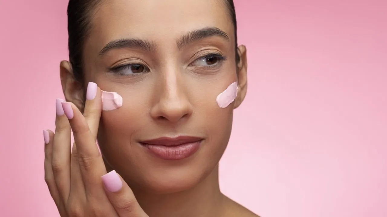Best CC Cream dengan Efek Mencerahkan yang Bikin Kulit Kamu Radiant Tanpa Ribet