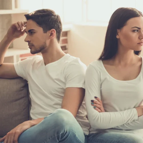 emotionally detached adalah