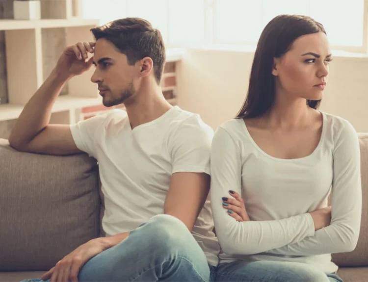 emotionally detached adalah