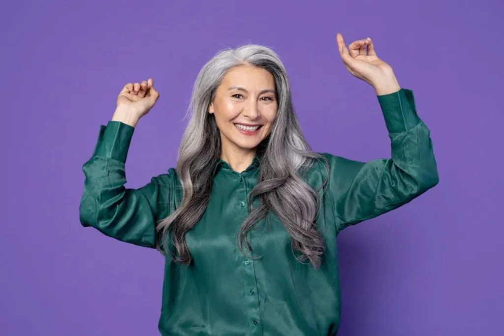 model rambut beruban wanita