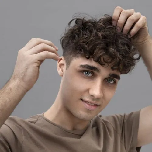 model rambut pria semi panjang