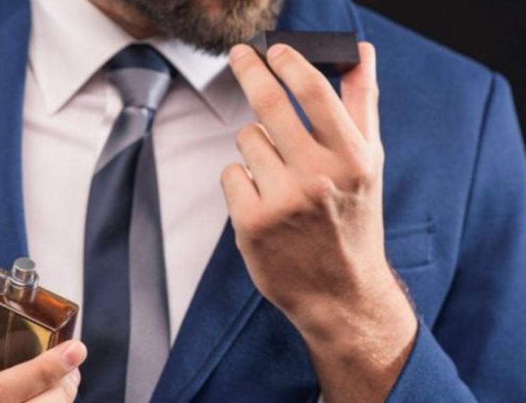 parfum pria tahan lama disukai wanita