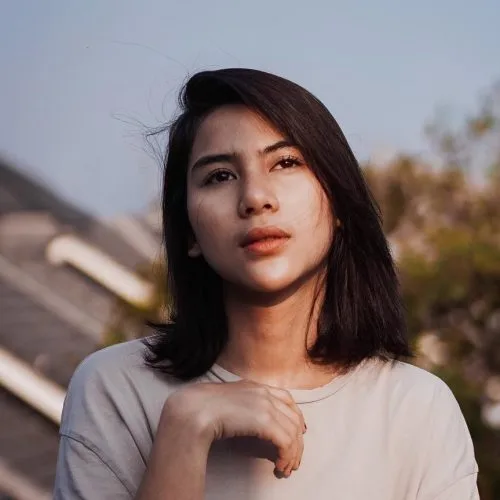 profil adinda thomas