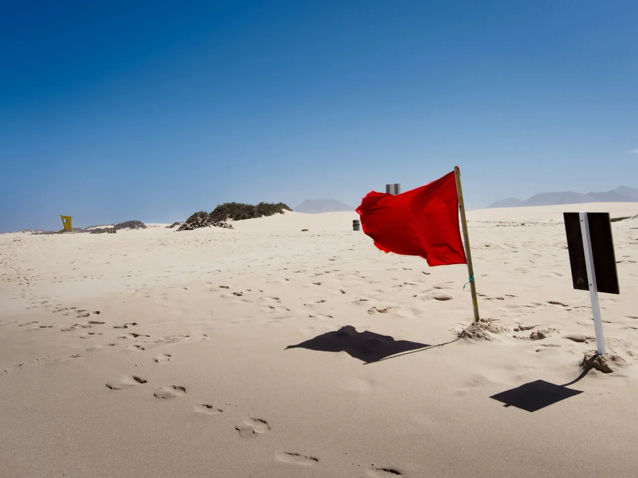 red flag pada cowok artinya