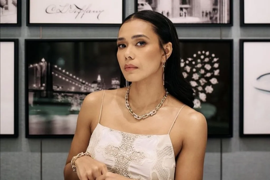umur adinia wirasti