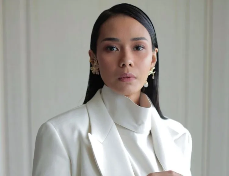 umur adinia wirasti