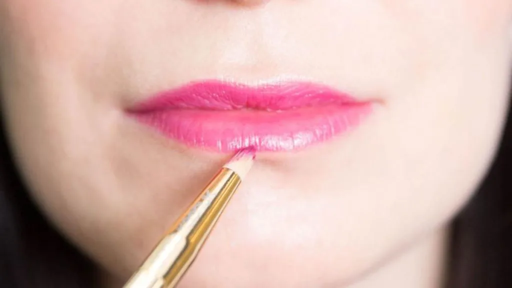 cara mengecilkan bibir