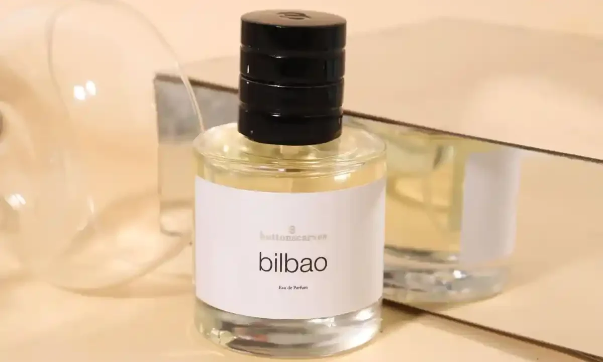 Parfum Wanita yang Tercium dari Jarak Jauh? Ini Rekomendasi Wangi yang Bikin Orang Menoleh!