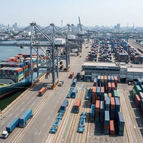 transhipment cargo adalah