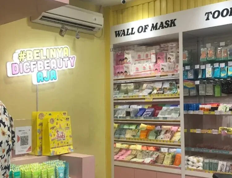 toko make up terdekat